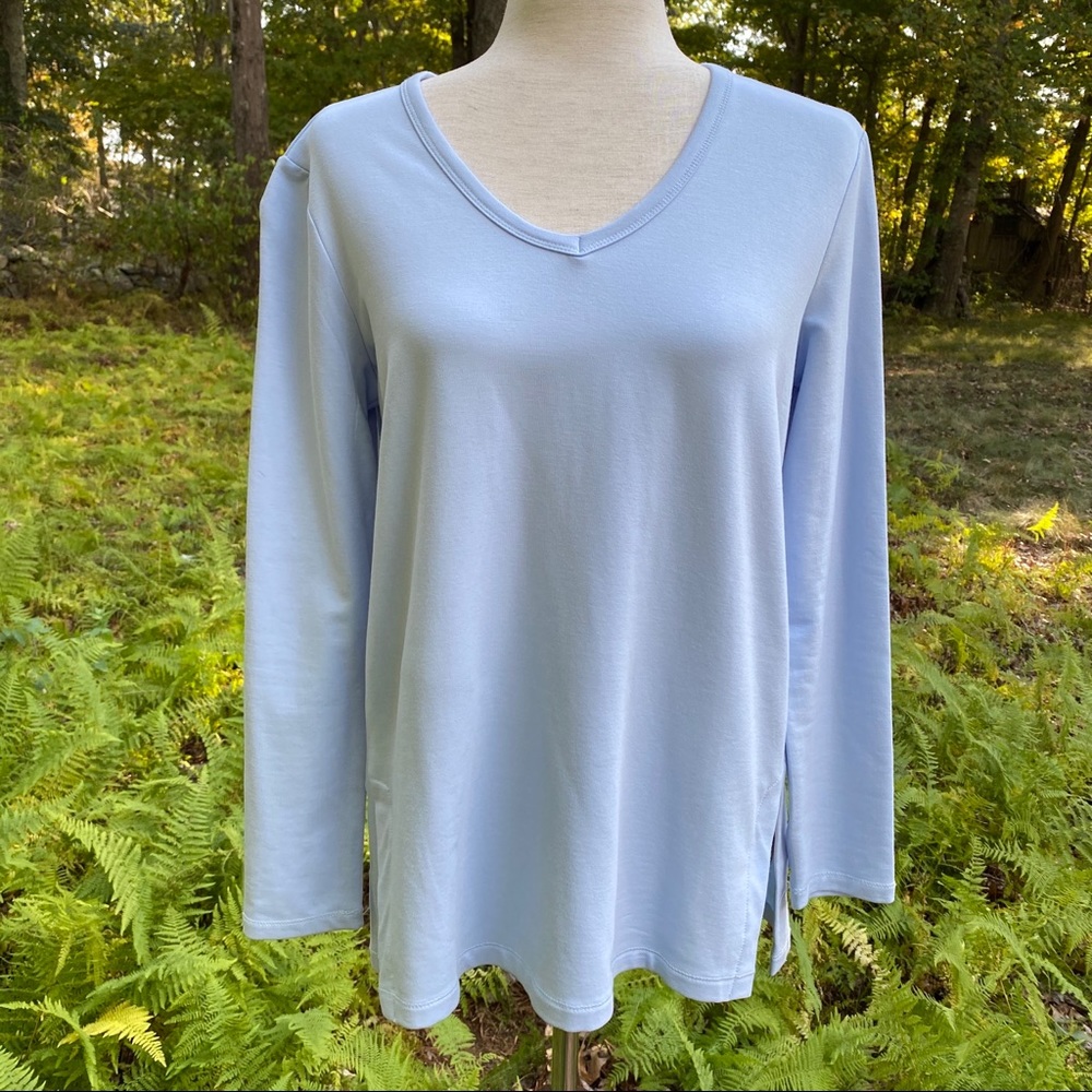 WORKSHOP TOP TEE LONG SLEEVE BLUE V-NECK Size SMALL